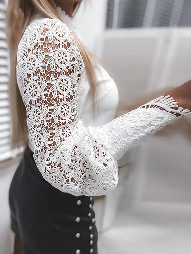 Blusa Feminina Elegante em Renda